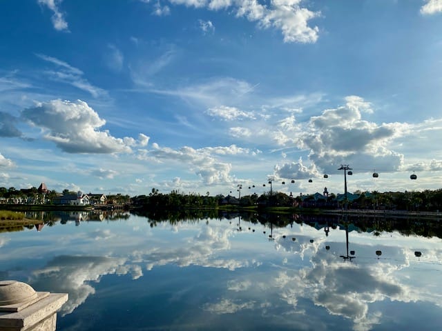 IMG_2511 Disney Skyliner gliding above Caribbean Beach Resort