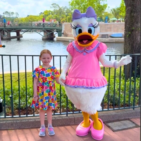 Daisy Duck at the International Gateway EPCOT