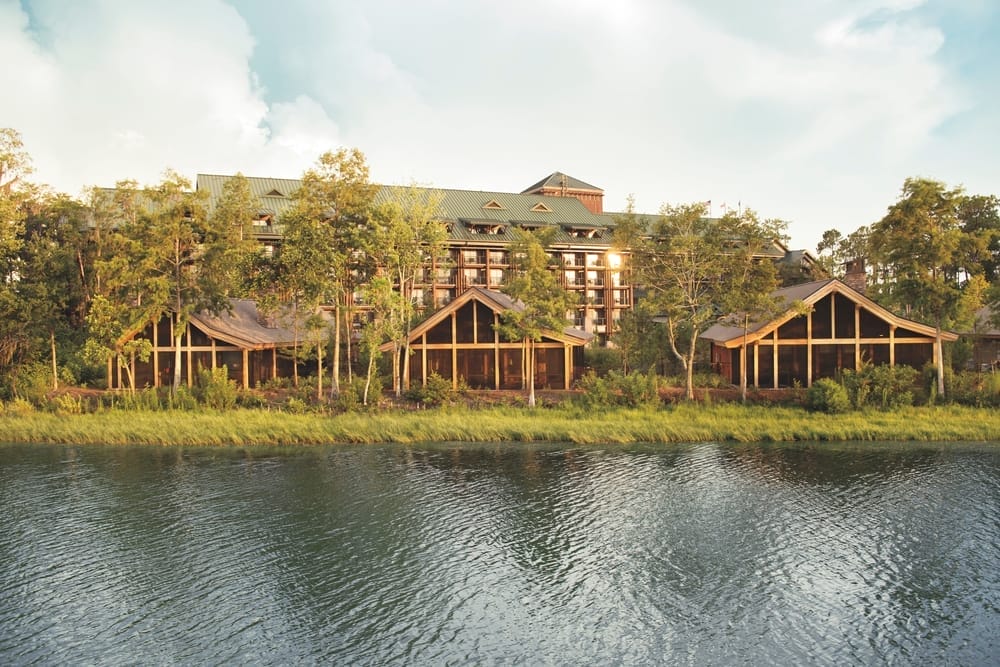 Disney World Resort: Copper Creek Lake View
