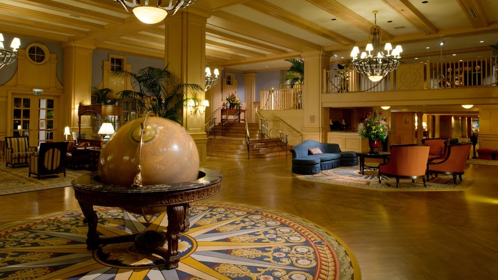 Disney World Resort: Yacht Club Lobby